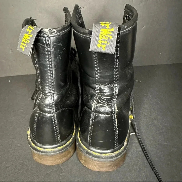 Dr Martens England Made Black Combat Boot 10 Eye Thrashed Street Lace Up - Picture 4 of 13